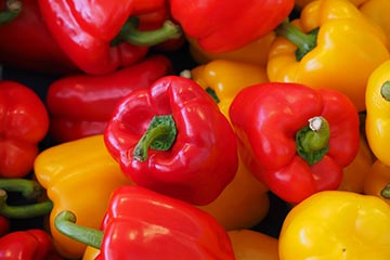 Paprika, © Pixabay Roter und gelber Paprika.