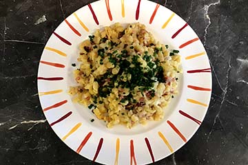 Spätzle, © Kaiser Spätzle auf einem Teller angerichtet.