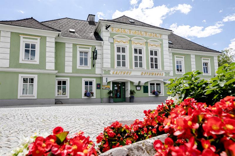 Buchen Sie Ihren Urlaub oder Auszeit im Gasthof Rothwangl - der Gasthof mitten im Ort Krieglach. Foto: nixxipixx